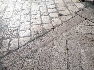 Negli ultimi anni si � provveduto solo alla sostituzione, in alcuni casi, delle chianche vecchie con quelle nuove